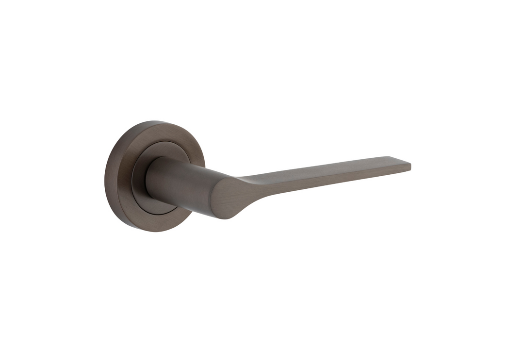 Como Lever on Rose Signature Brass