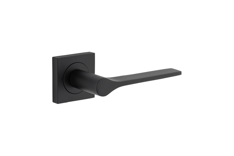 Como Lever on Square Rose Matt Black