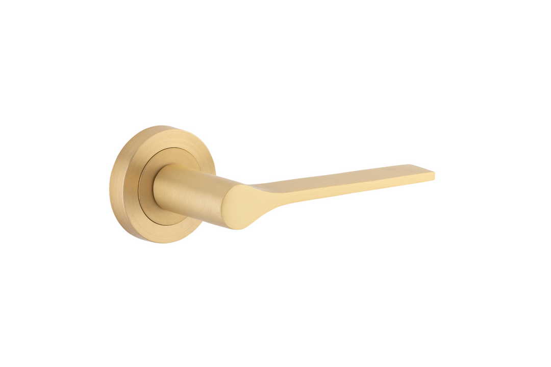 Como Lever on Rose Brushed Brass