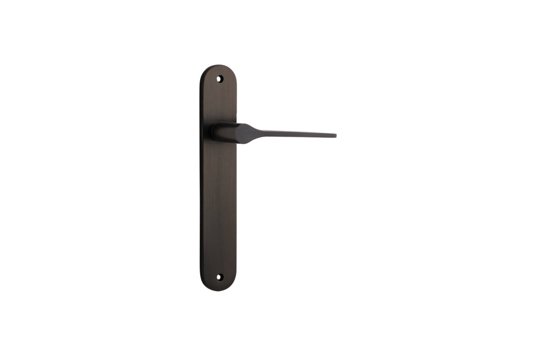Como Lever Oval Signature Brass