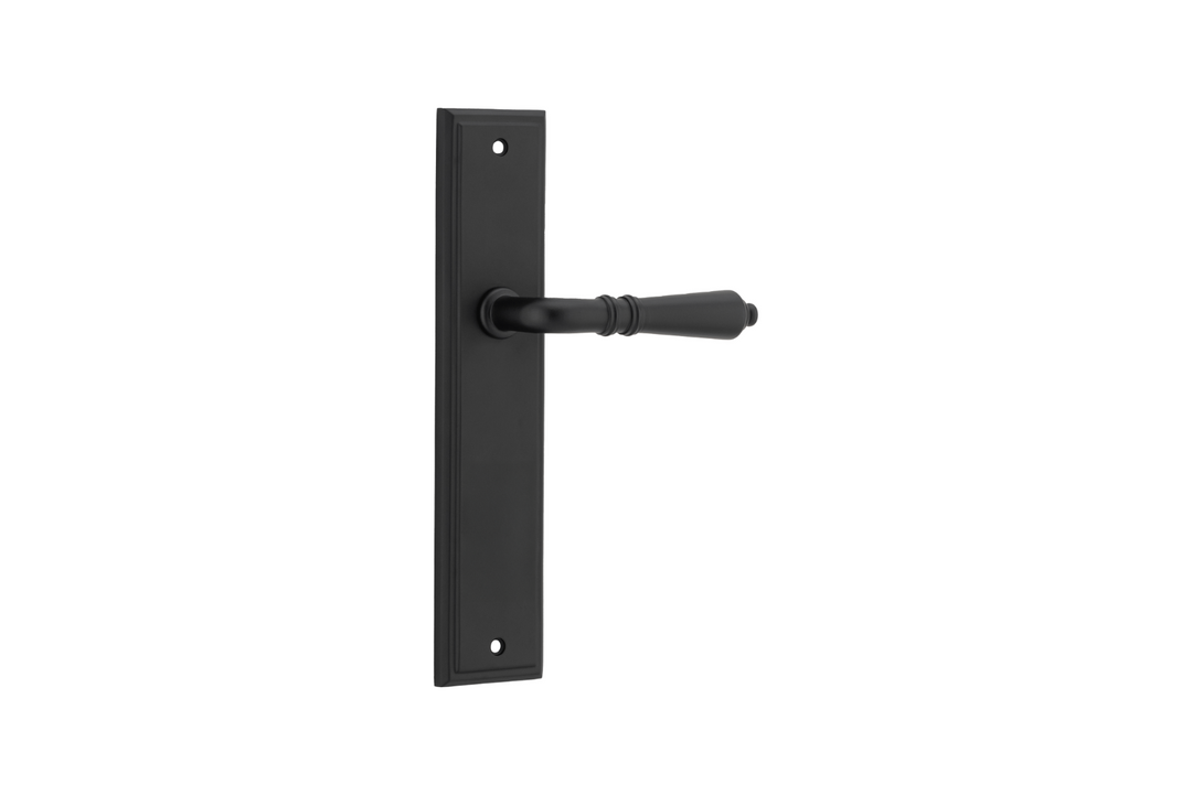 Sarlat Lever Stepped Matt Black