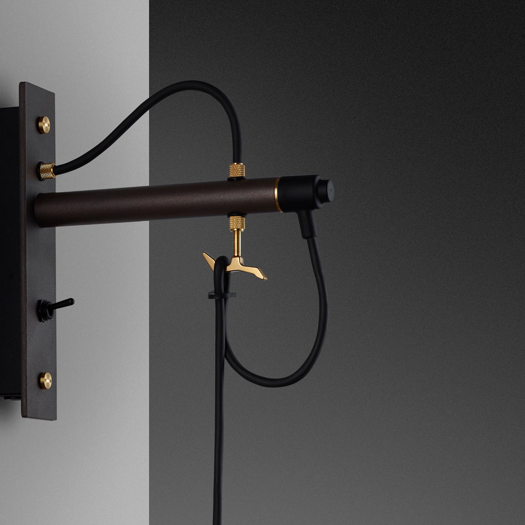 Hooked Wall / Large / Graphite / Brass