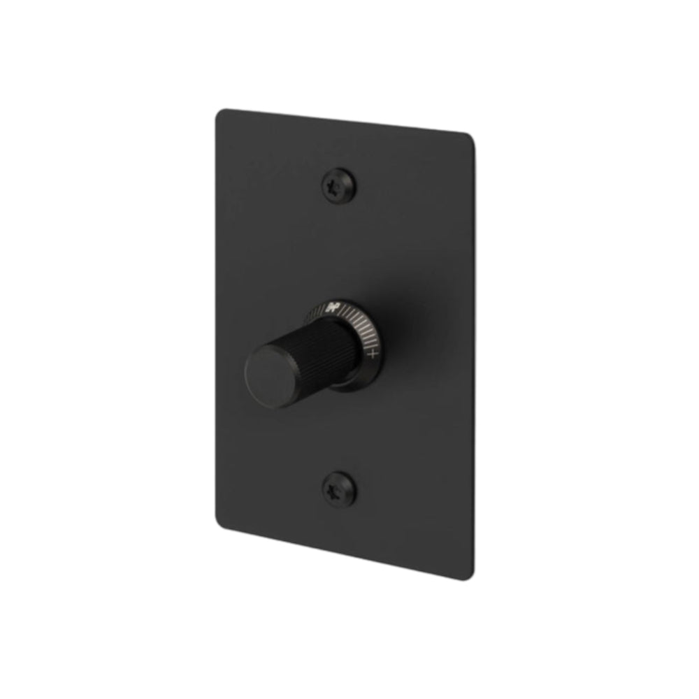 1G Dimmer / Vertical / 250W Retractive / Linear / Black