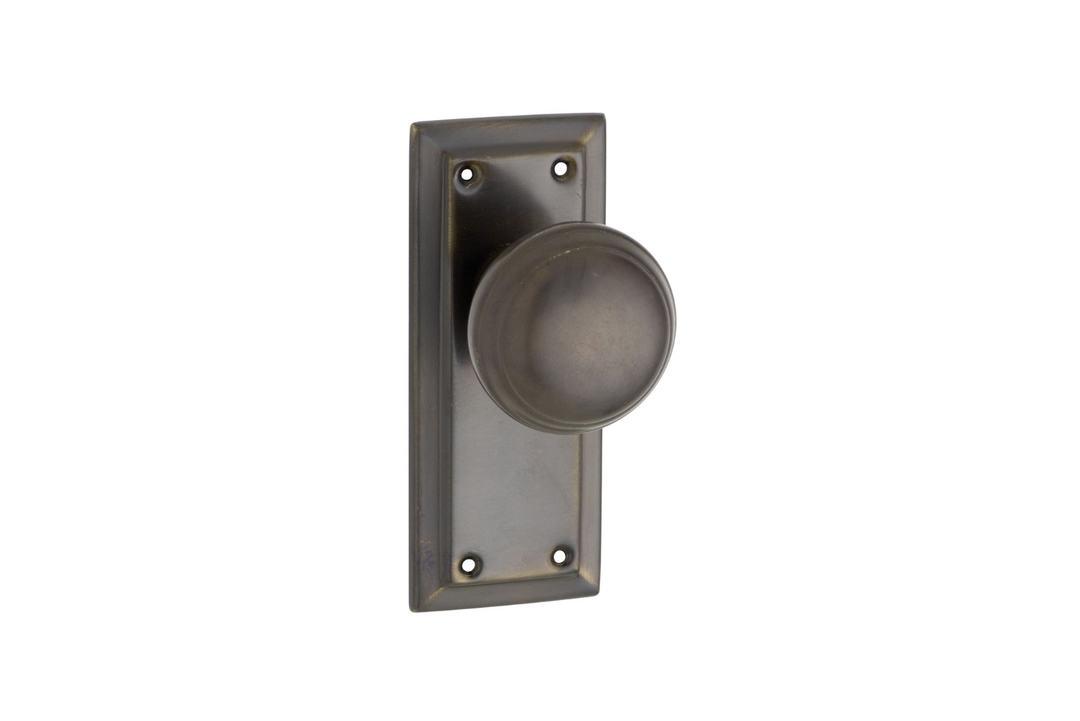 Richmond Knob Short Backplate Antique Brass